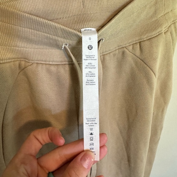 Lululemon Scuba Joggers - Picture 4 of 7